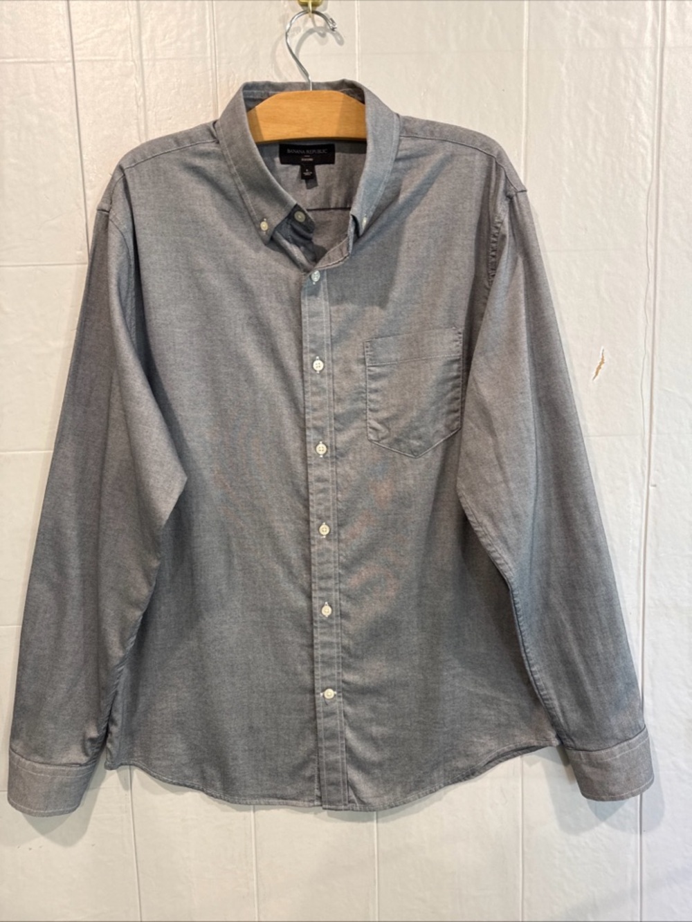 Banana Republic Men’s Gray 100% Cotton Button-Down Shirt